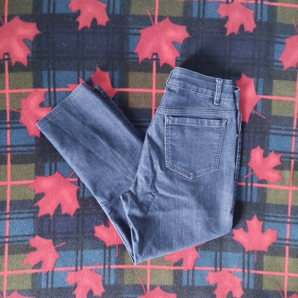 Nygard Dark Wash Capri Denim Pants - Picture 1 of 8